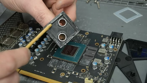 Прямое охлаждение водой снизило температуру видеокарты GeForce RTX 2060 до 28°C Прямое охлаждение водой снизило температуру видеокарты GeForce RTX 2060 до 28°C