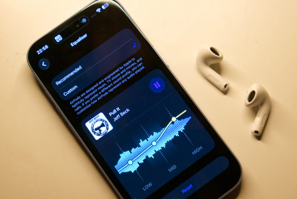 Обзор беспроводных наушников Apple AirPods 5: эволюция открытого формата